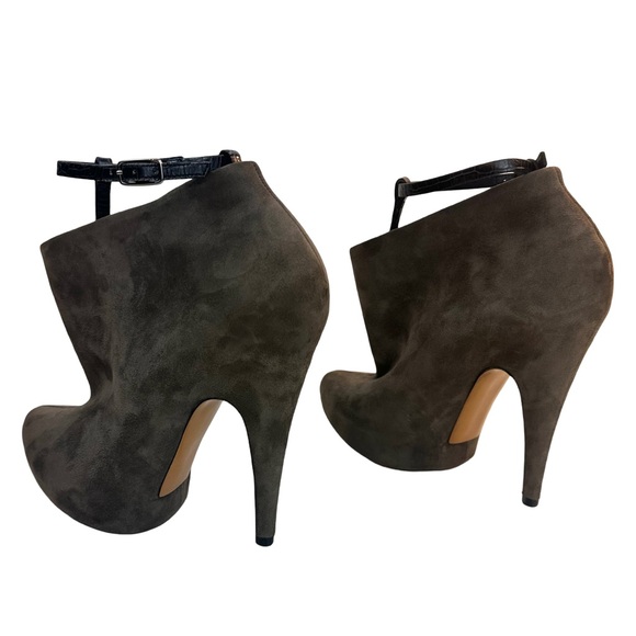 Givenchy Women’s Heels Fetish Tstrap Ankle Booties Gray Suede Size: 5.5 - Picture 6 of 16